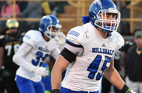 Hillsdale Tames Wildcats in 41-38 Victory