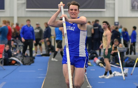 Hillsdale Men's Track Finishes 2nd at Wide Track Classic
