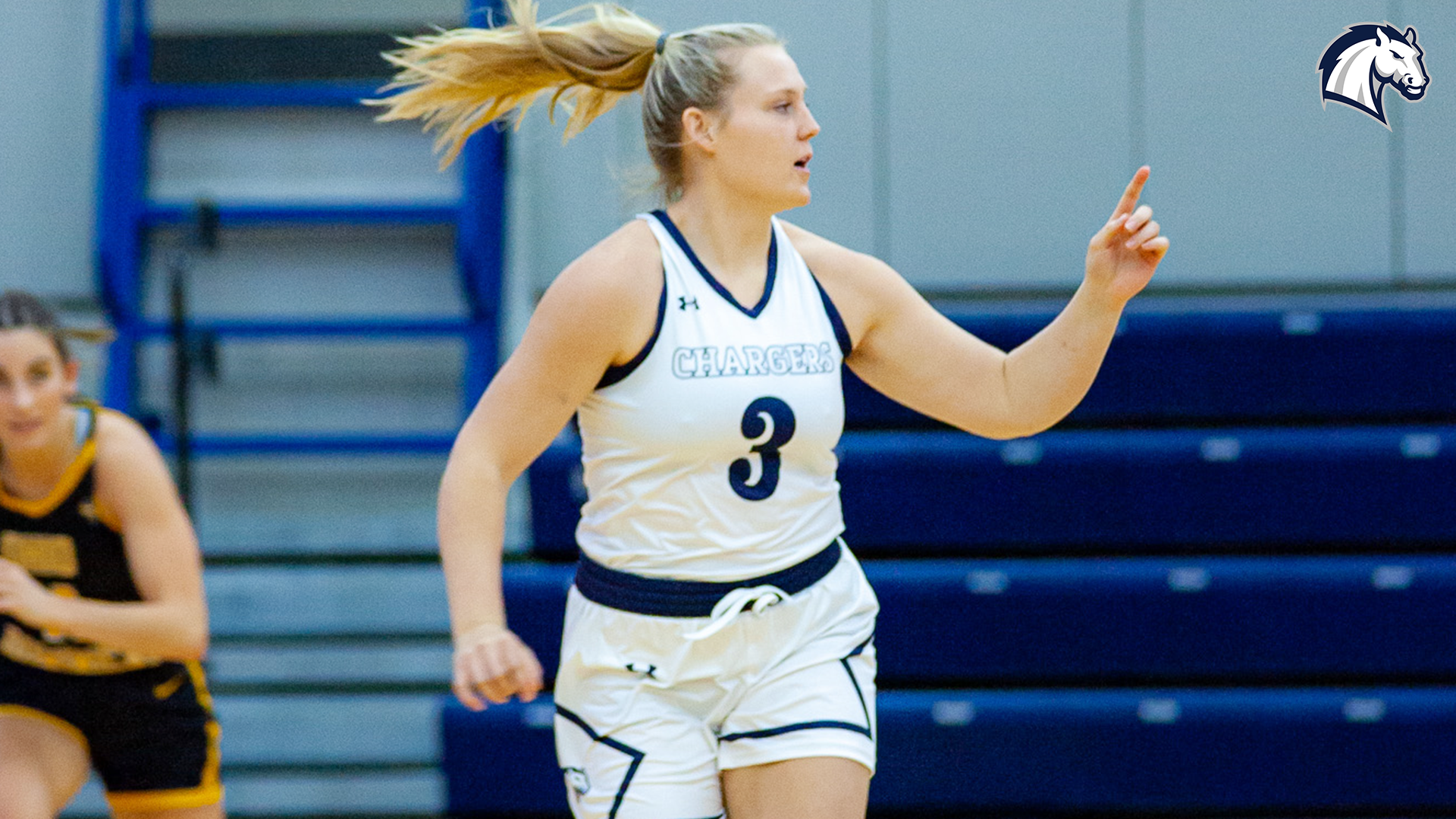 Chargers use net-scorching shooting performance to beat Findlay on the road, 89-73