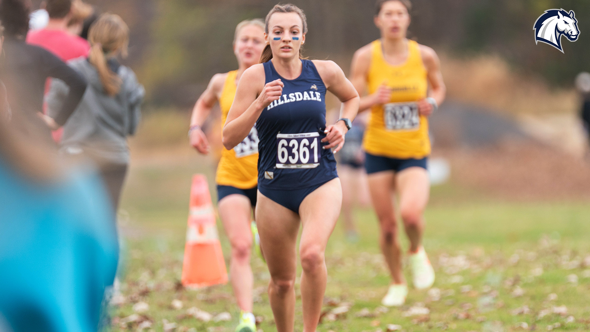 Chargers' Liz Wamsley becomes Hillsdale's first women's cross country All-American since 2018